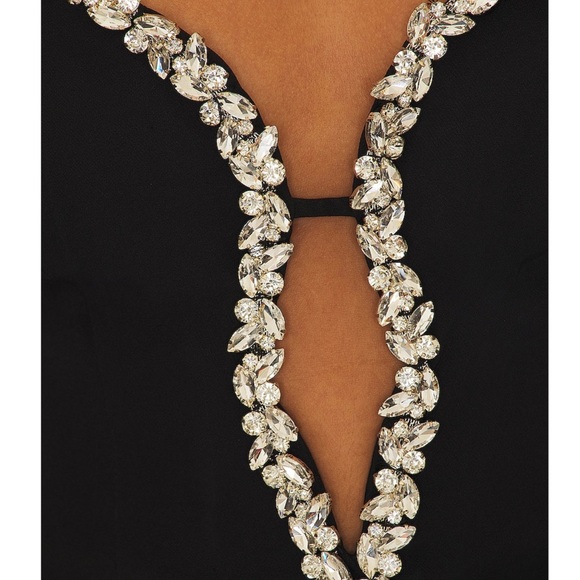 Elegant Black Strapless Dress - Picture 4 of 6